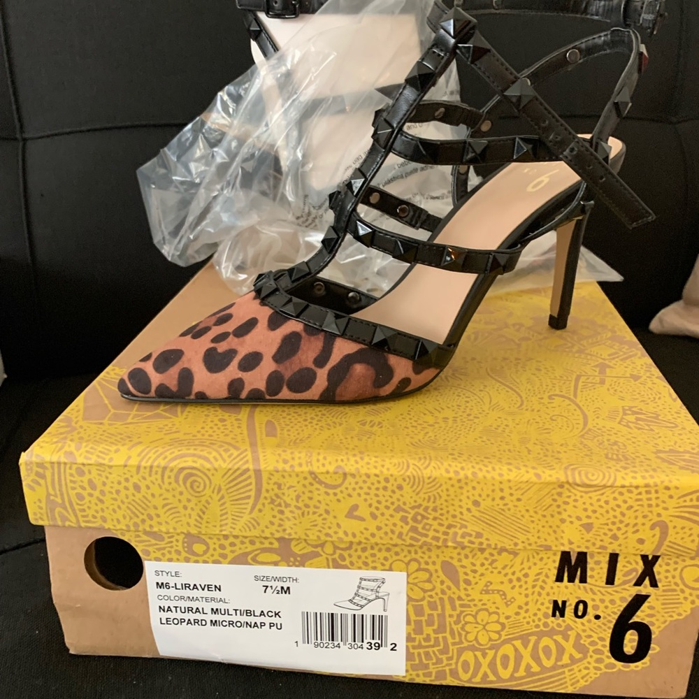 Brand new leopard cheetah pumps 7.5